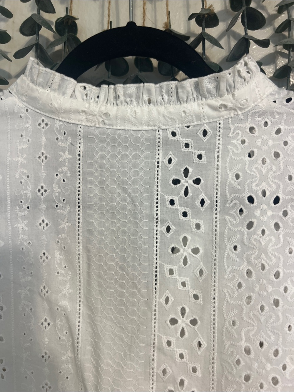 Zara Eyelet Button-Front Puff Sleeve Top - Picture 9 of 13